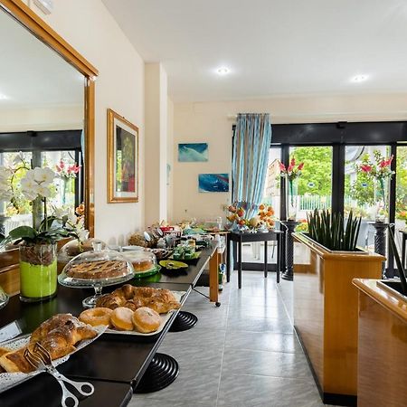 Hotel Il Gabbiano Sabaudia Buitenkant foto