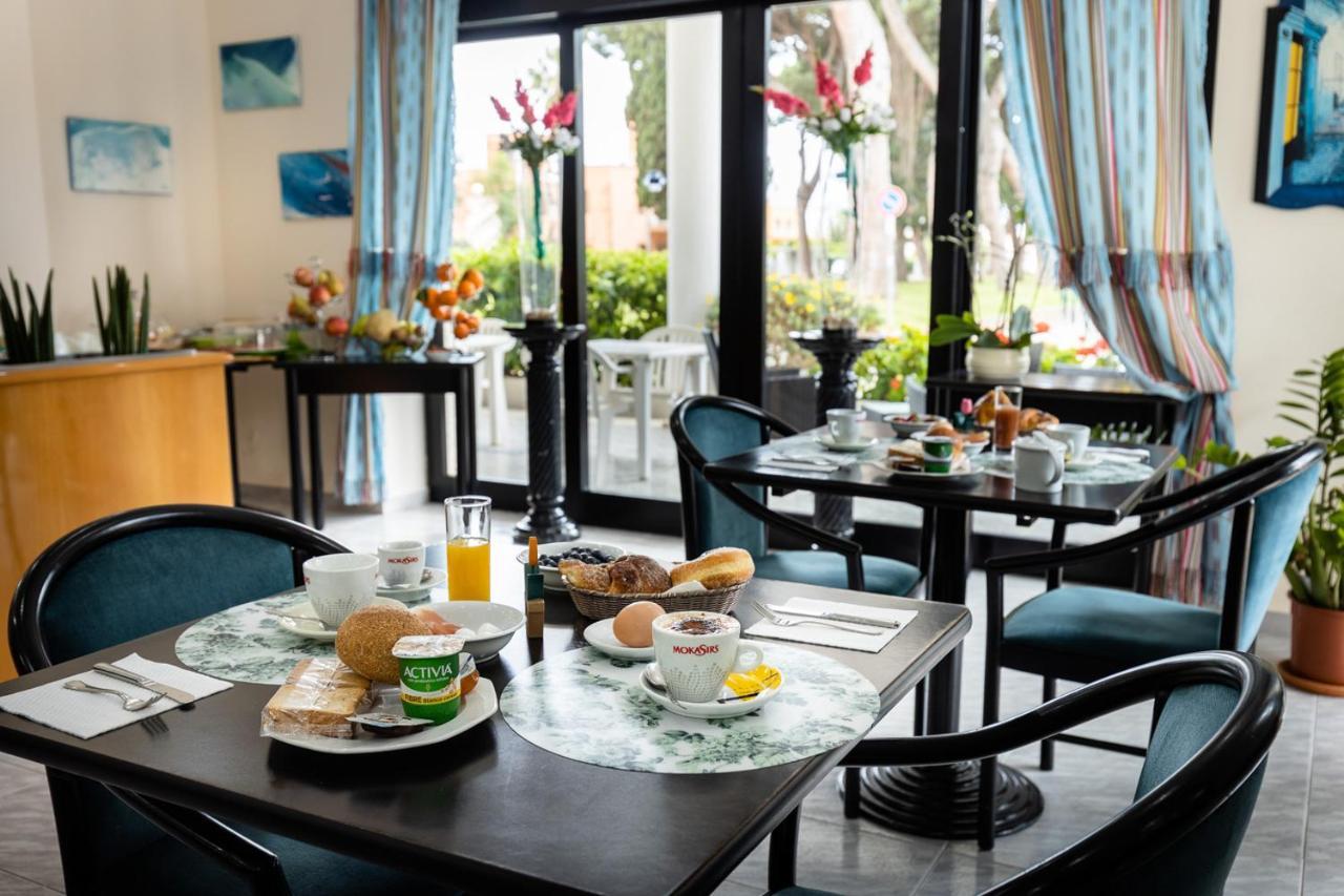 Hotel Il Gabbiano Sabaudia Buitenkant foto
