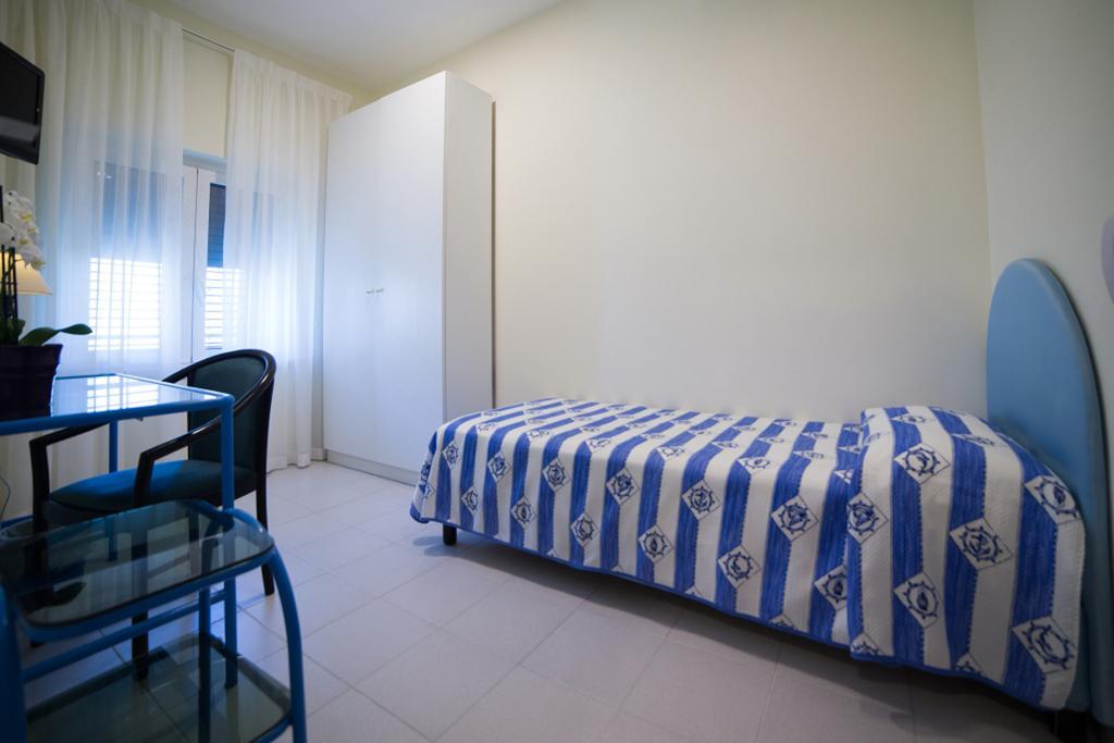 Hotel Il Gabbiano Sabaudia Kamer foto